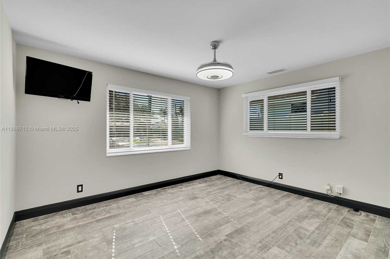 Small Image of 351 SOUTH EAST 16TH AVE, Pompano Beach Number 17
