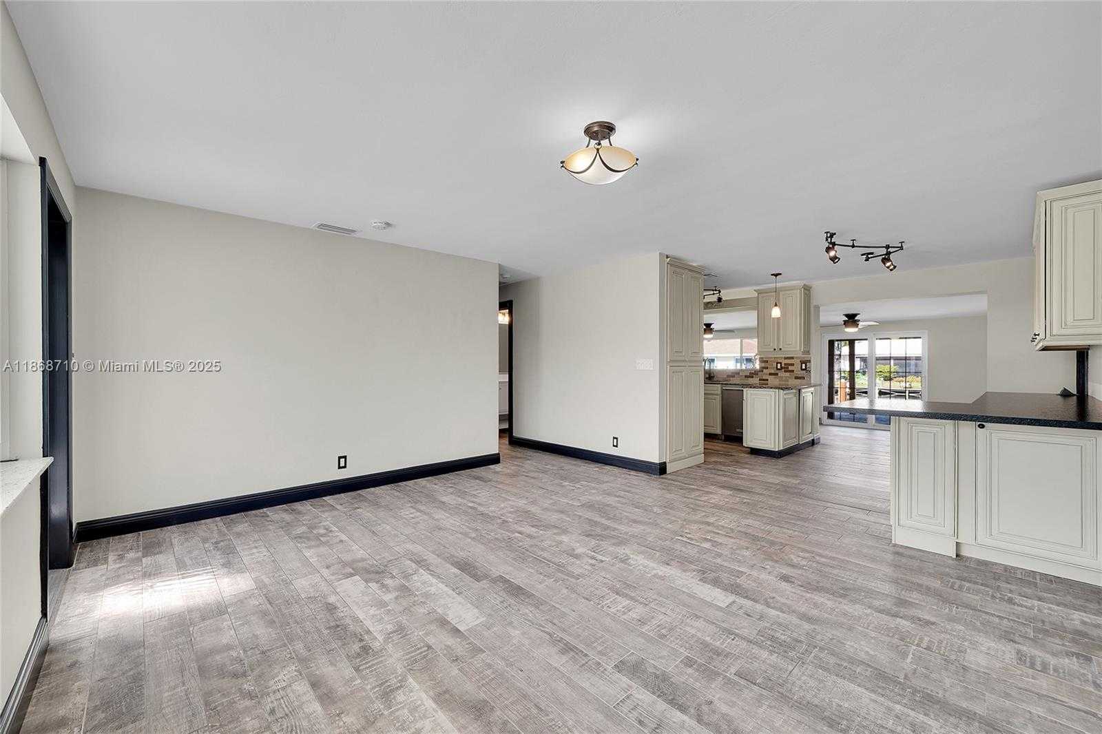 Small Image of 351 SOUTH EAST 16TH AVE, Pompano Beach Number 7