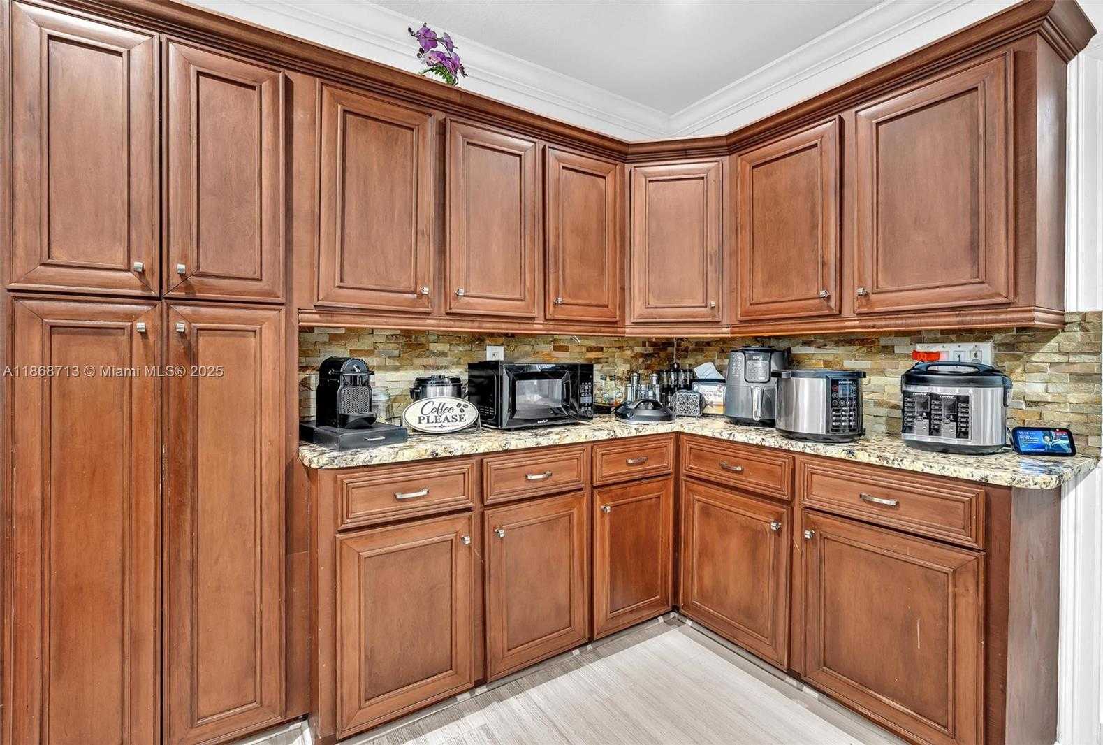 Small Image of 340 WEST 55TH ST, Hialeah Number 11