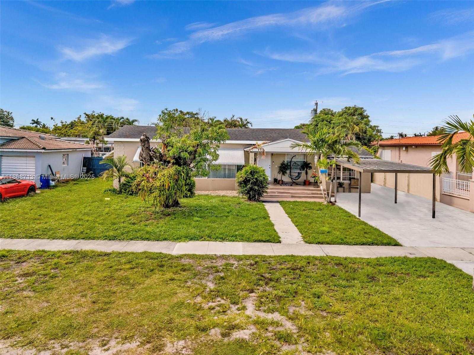 Small Image of 340 WEST 55TH ST, Hialeah Number 2