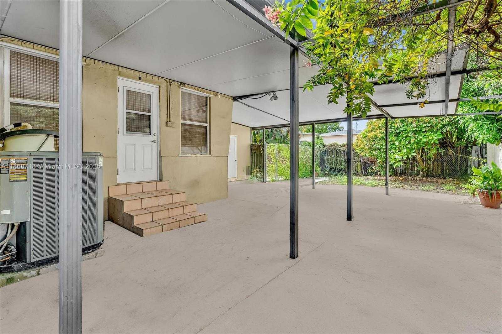 Small Image of 340 WEST 55TH ST, Hialeah Number 27