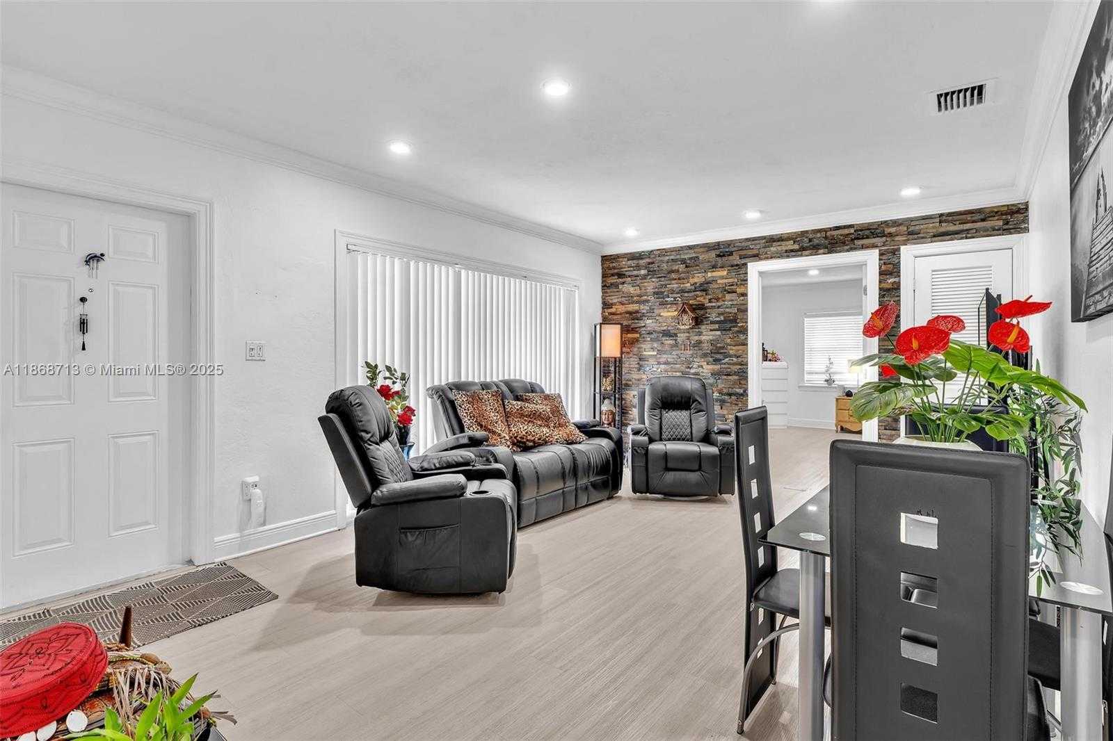 Small Image of 340 WEST 55TH ST, Hialeah Number 6