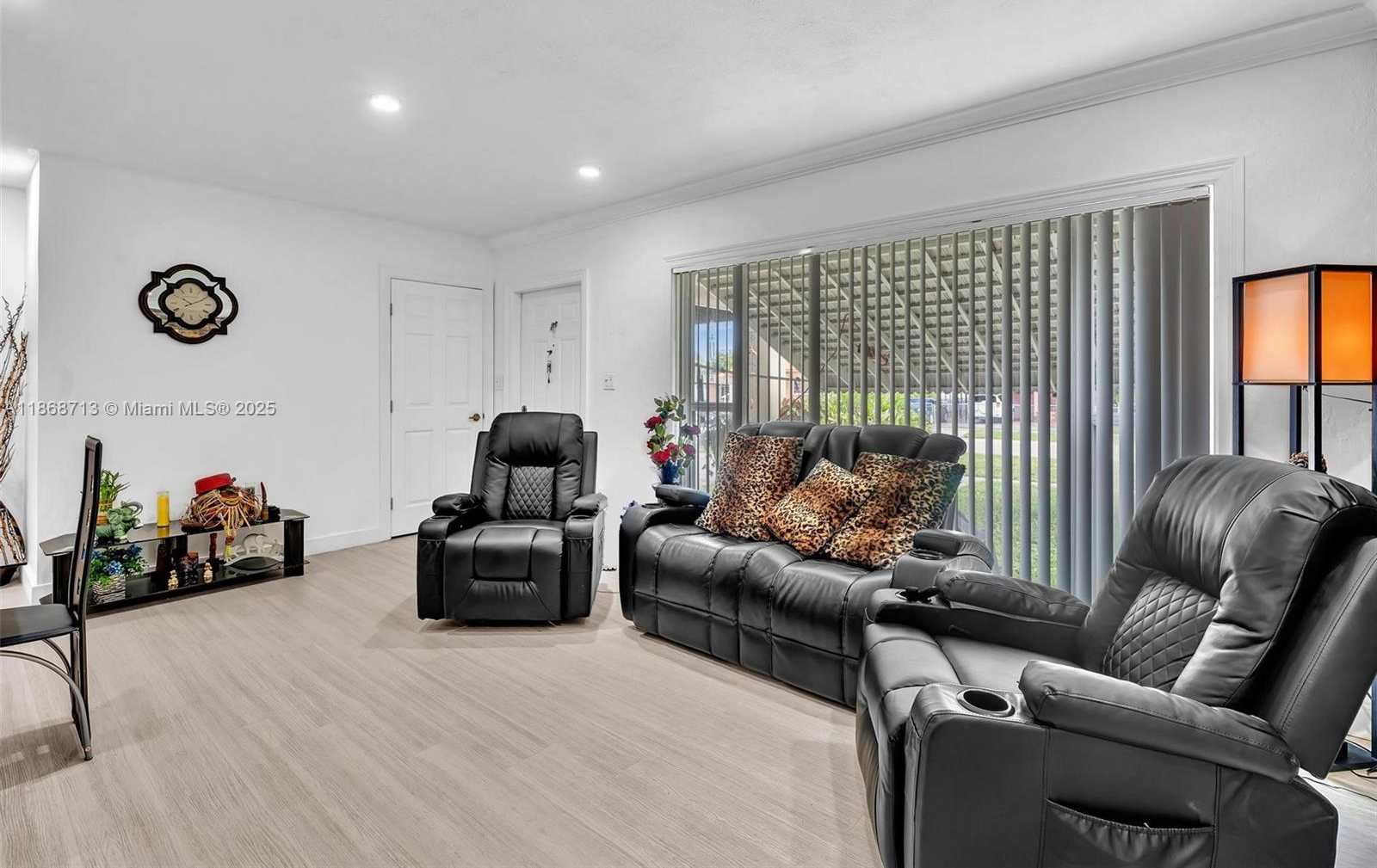 Small Image of 340 WEST 55TH ST, Hialeah Number 7