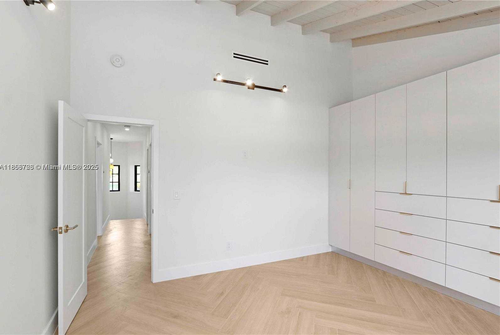 Small Image of 3153 ROYAL PALM AVE, Miami Beach Number 25