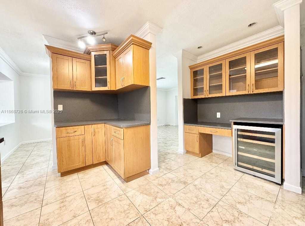 Small Image of 6580 WEST 12TH CT, Hialeah Number 10