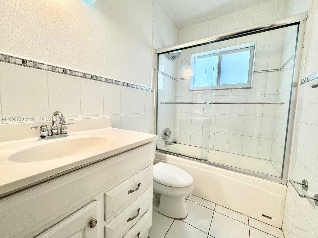 Small Image of 6580 WEST 12TH CT, Hialeah Number 21