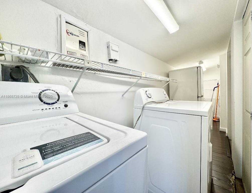 Small Image of 6580 WEST 12TH CT, Hialeah Number 24