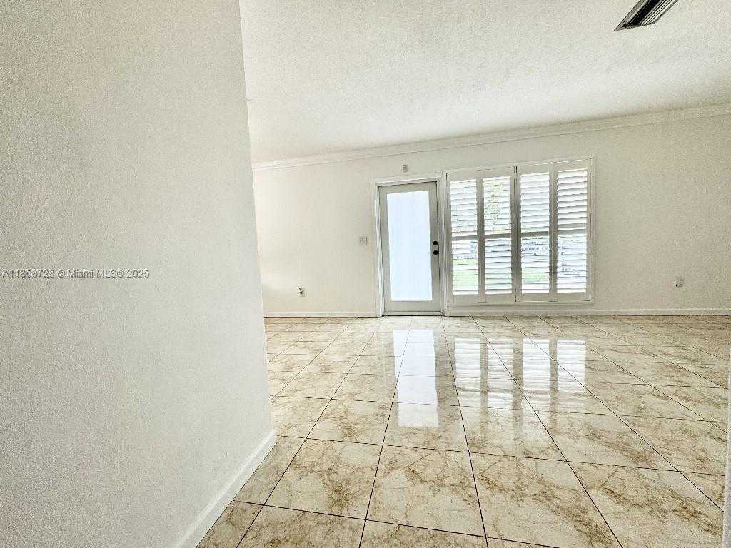 Small Image of 6580 WEST 12TH CT, Hialeah Number 6
