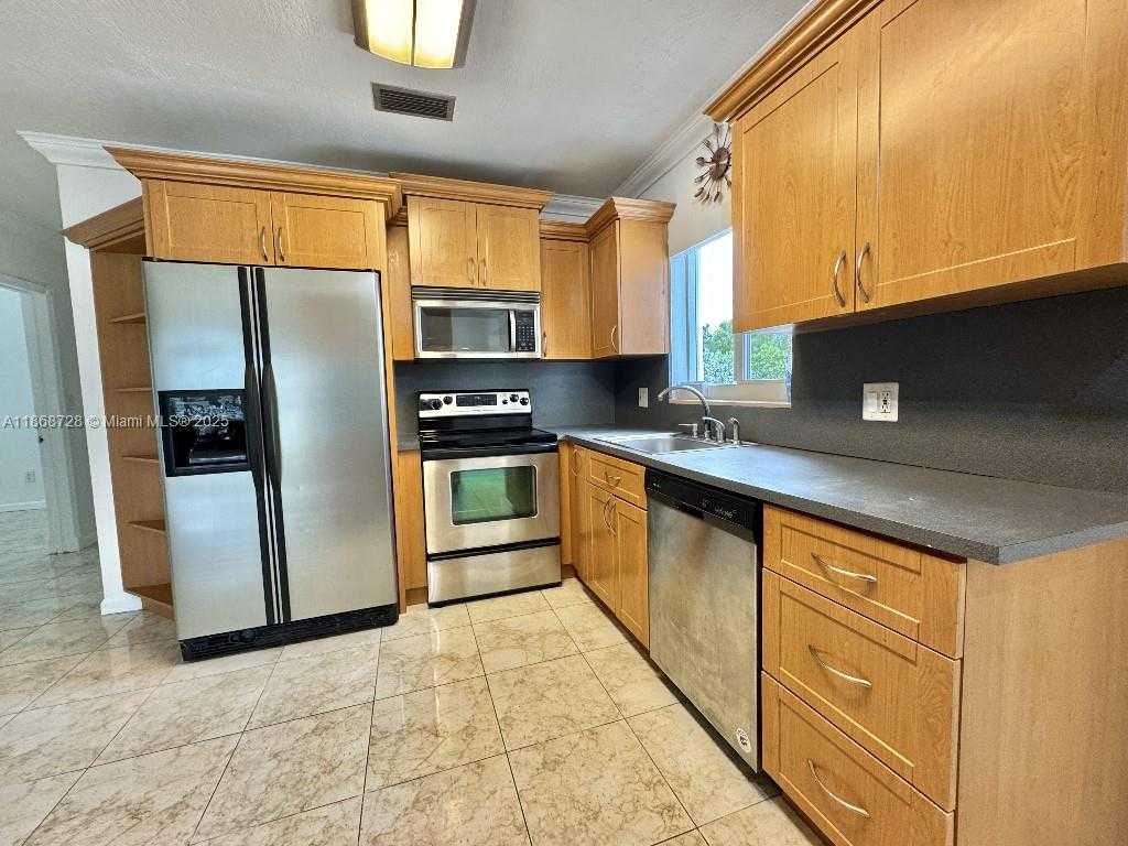Small Image of 6580 WEST 12TH CT, Hialeah Number 9