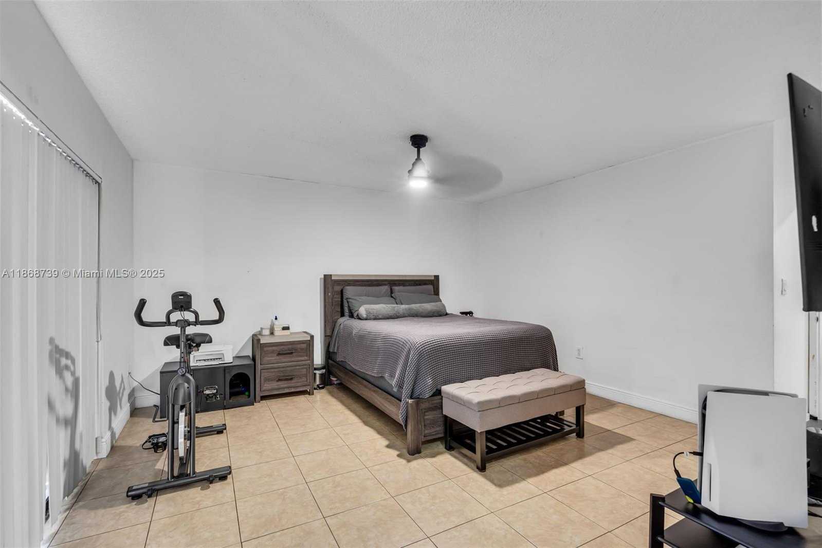 Small Image of 6646 NORTH WEST 175TH TER, Hialeah Number 17