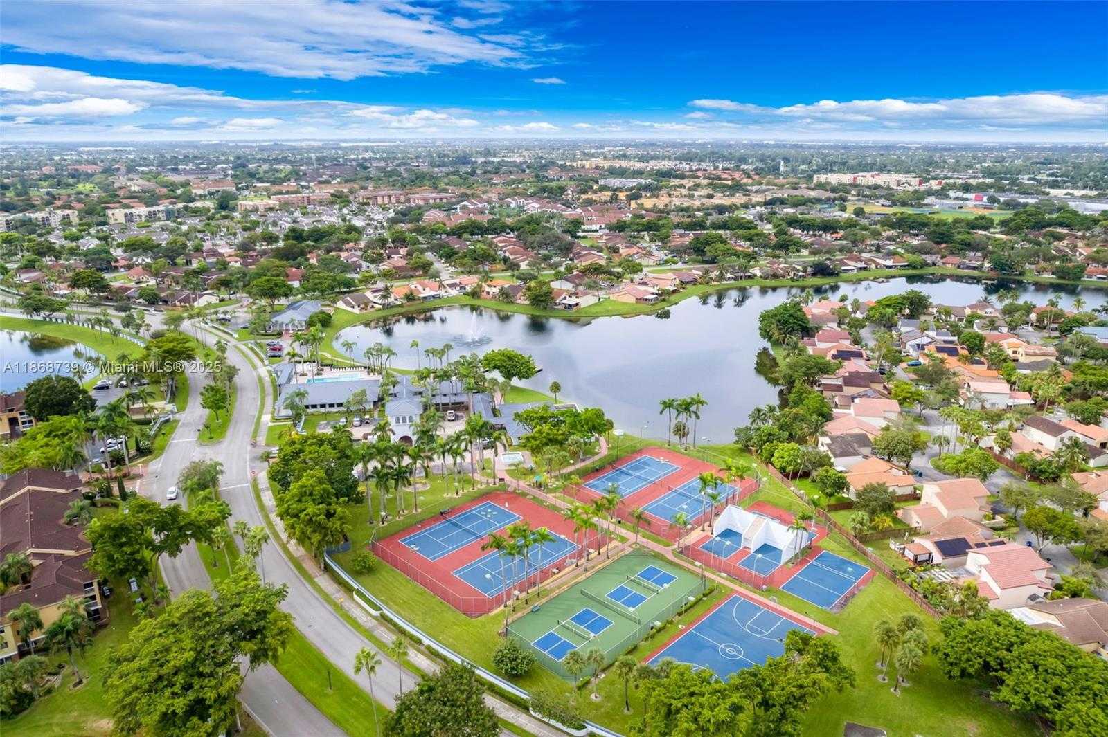 Small Image of 6646 NORTH WEST 175TH TER, Hialeah Number 33