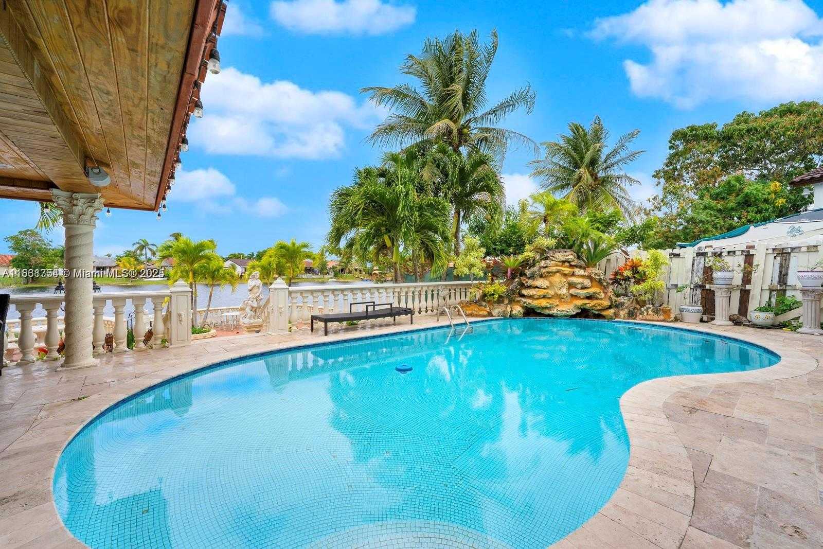 Small Image of 15331 SOUTH WEST 59TH ST, Miami Number 10