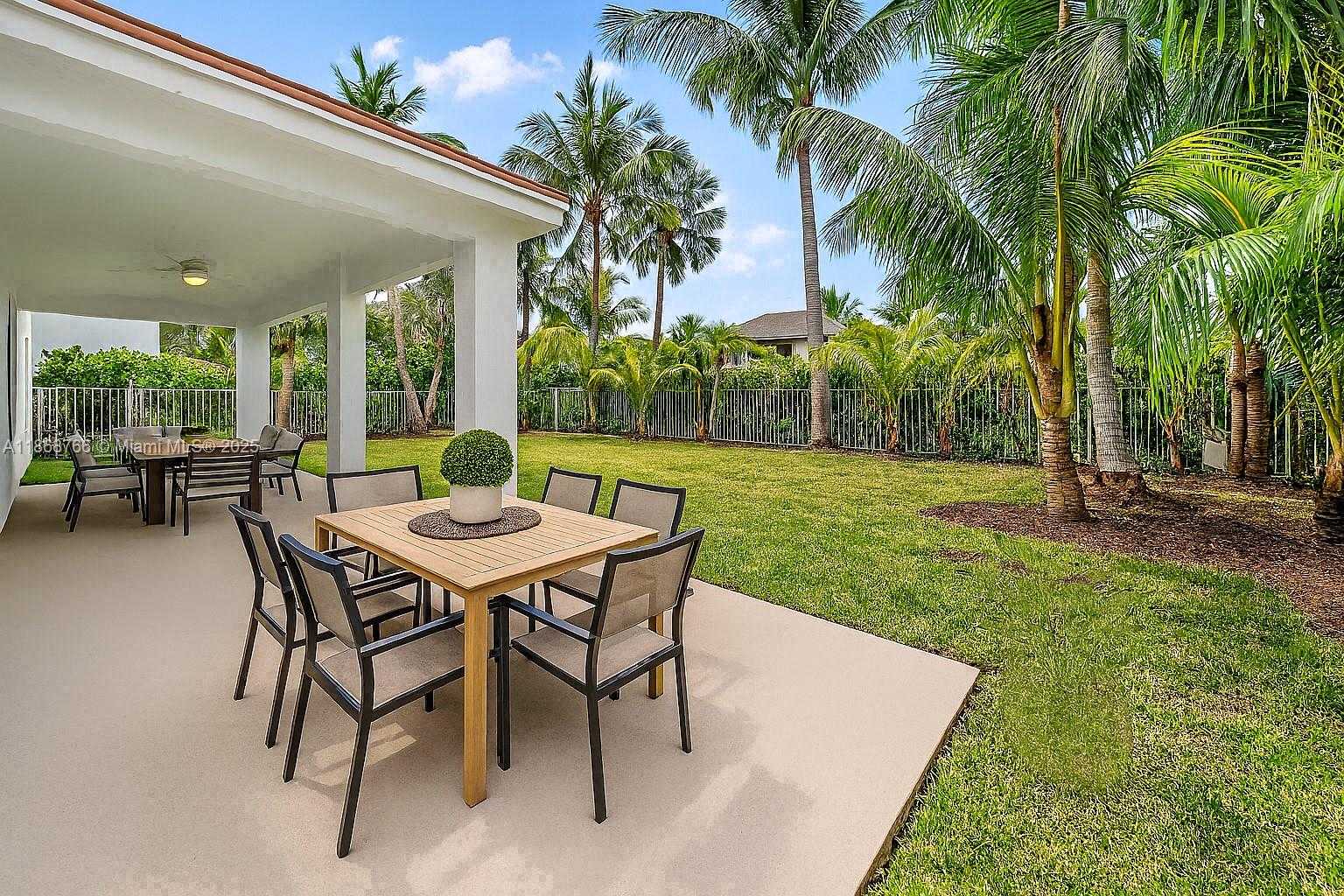 Small Image of 804 CRESTVIEW CIR, Weston Number 23