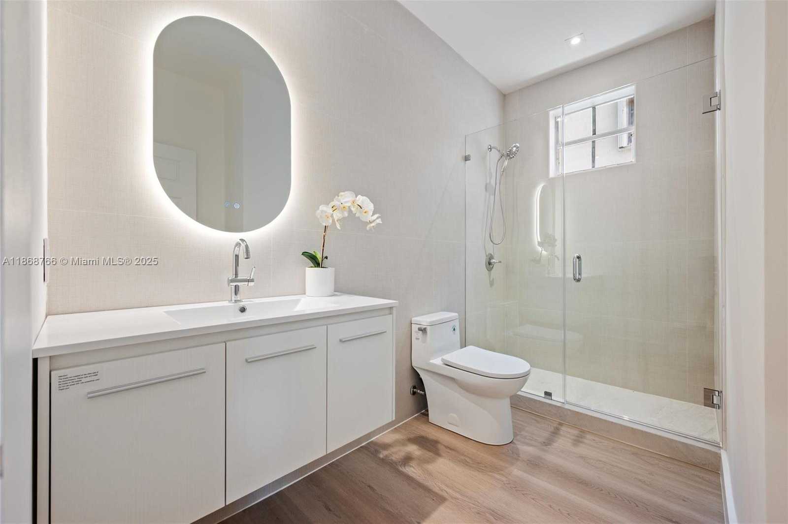 Small Image of 804 CRESTVIEW CIR, Weston Number 7