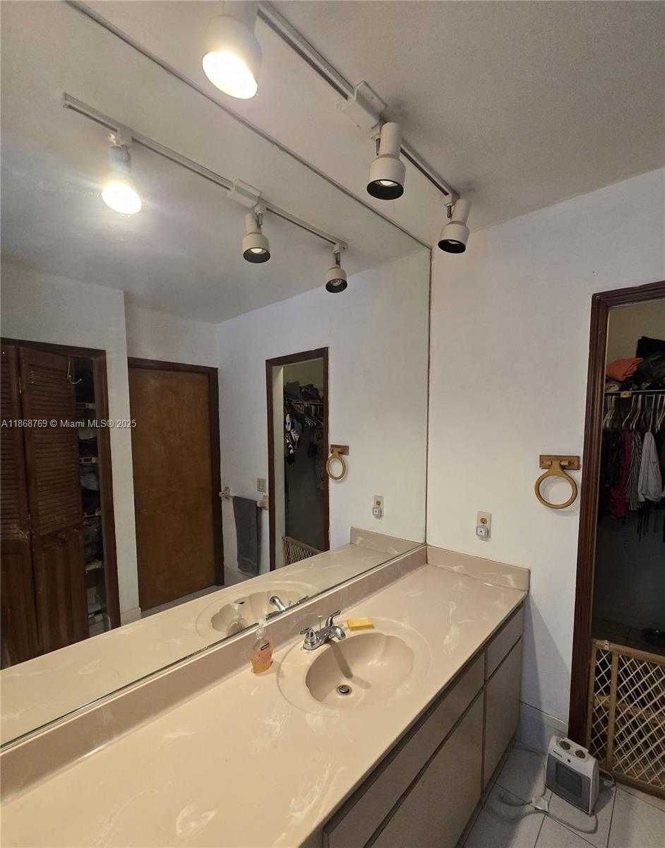 Imagen de Pequeño Objeto