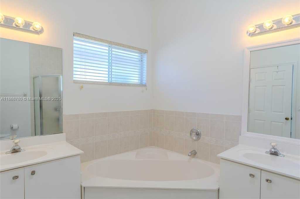 Small Image of 14129 SOUTH WEST 31ST ST, Miramar Number 7