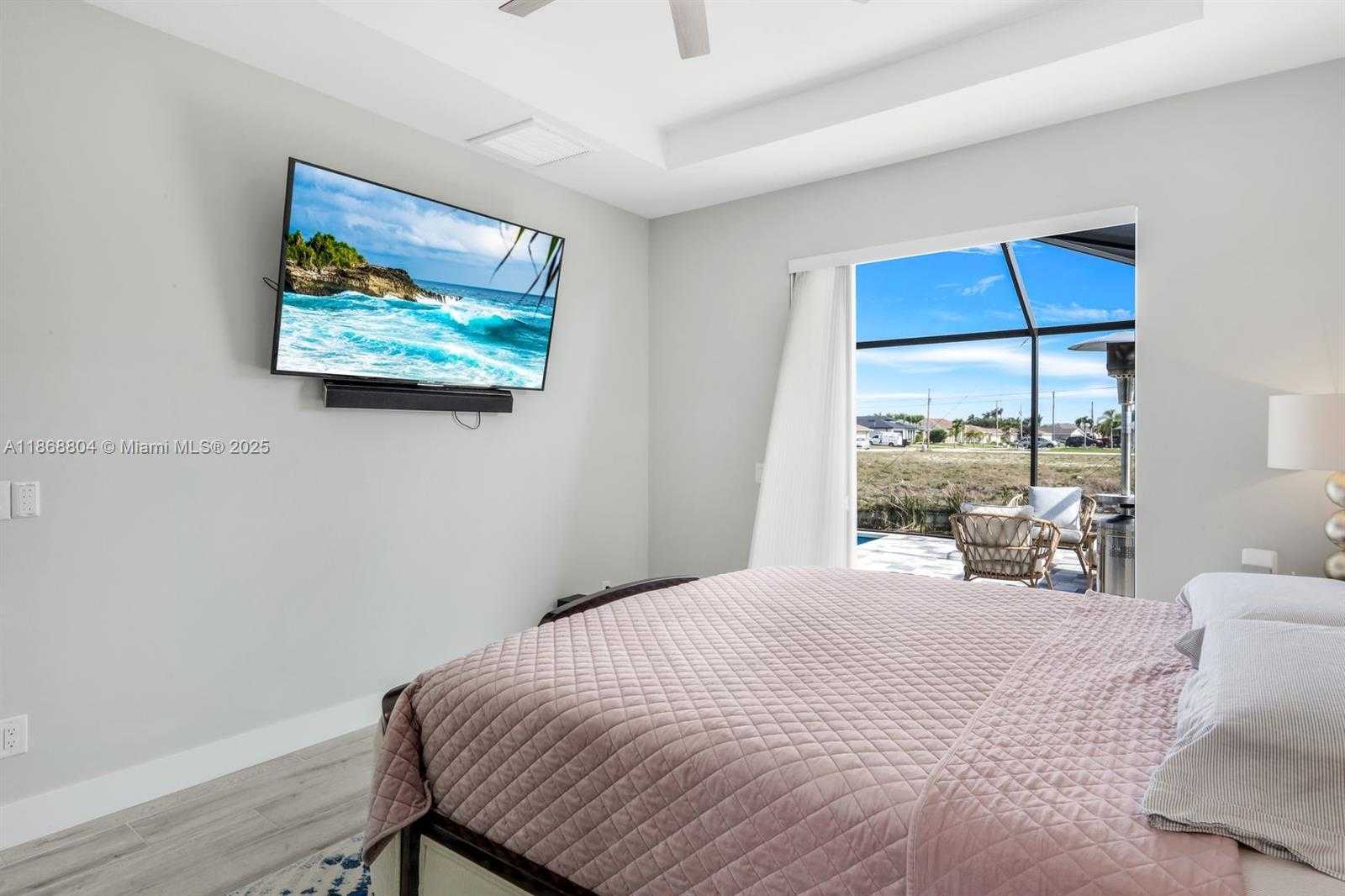 Small Image of 2590 SURFSIDE BLVD, Cape Coral Number 16