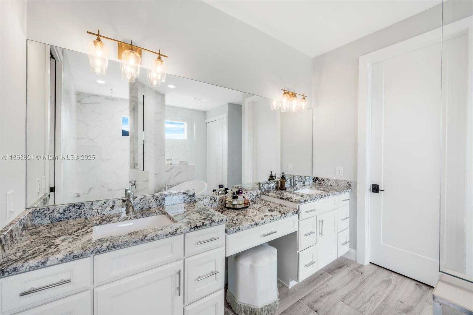 Small Image of 2590 SURFSIDE BLVD, Cape Coral Number 19