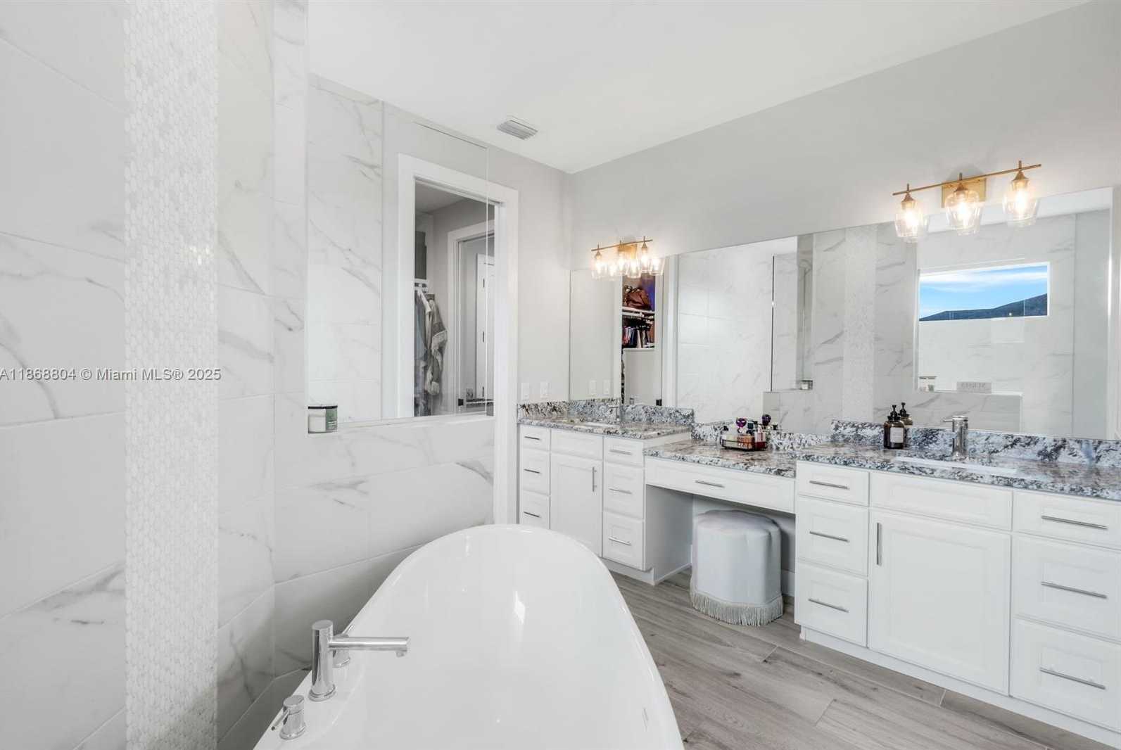 Small Image of 2590 SURFSIDE BLVD, Cape Coral Number 24
