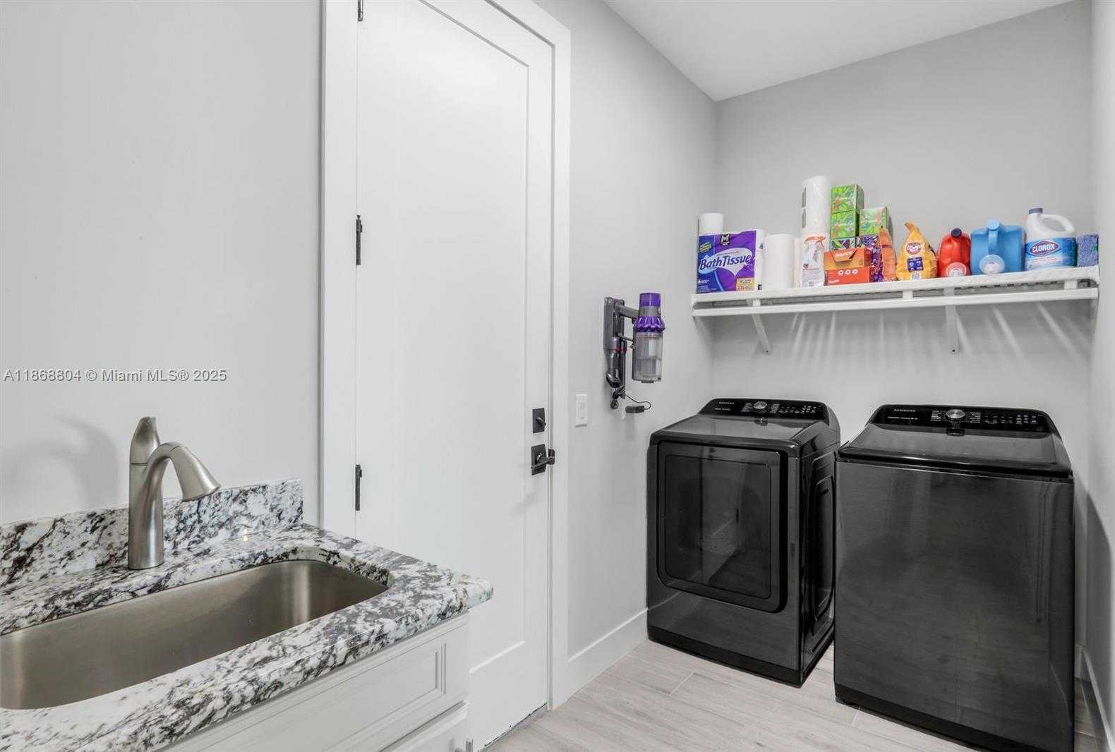 Small Image of 2590 SURFSIDE BLVD, Cape Coral Number 30