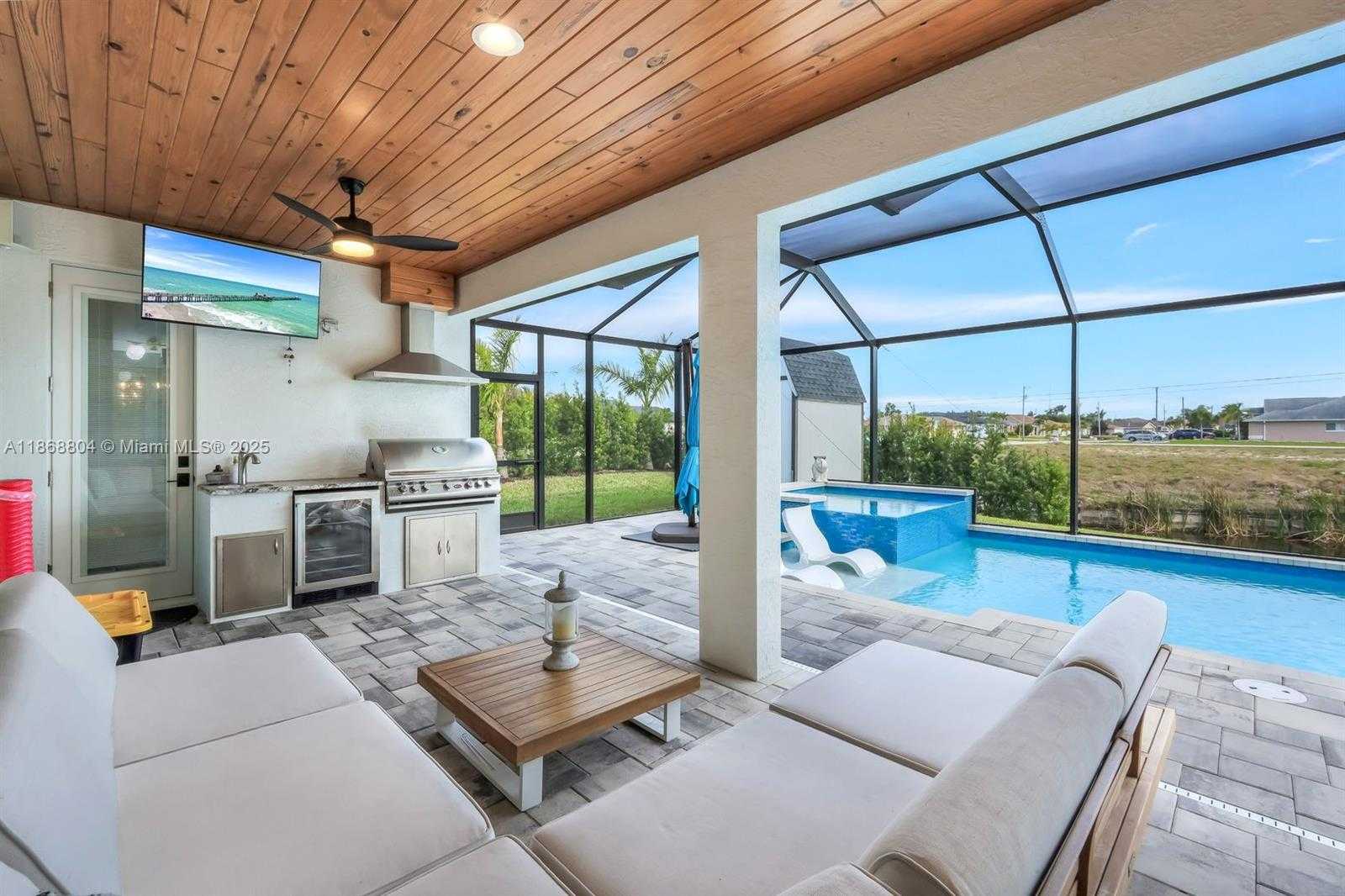 Small Image of 2590 SURFSIDE BLVD, Cape Coral Number 32