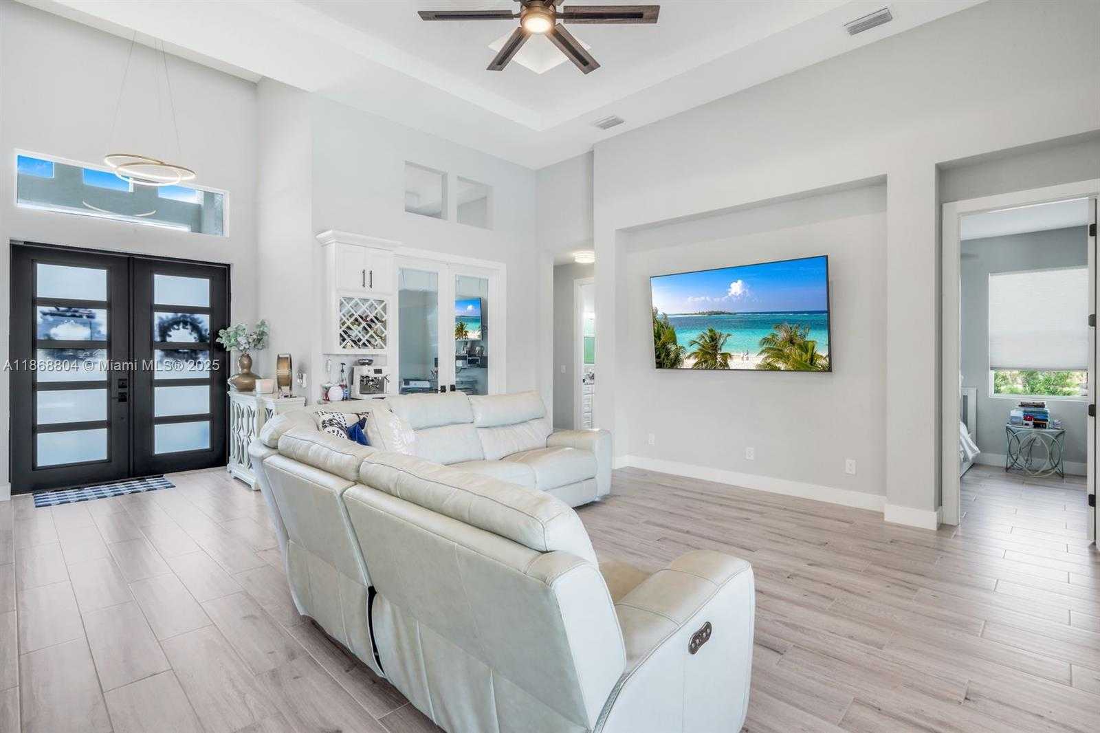 Small Image of 2590 SURFSIDE BLVD, Cape Coral Number 4