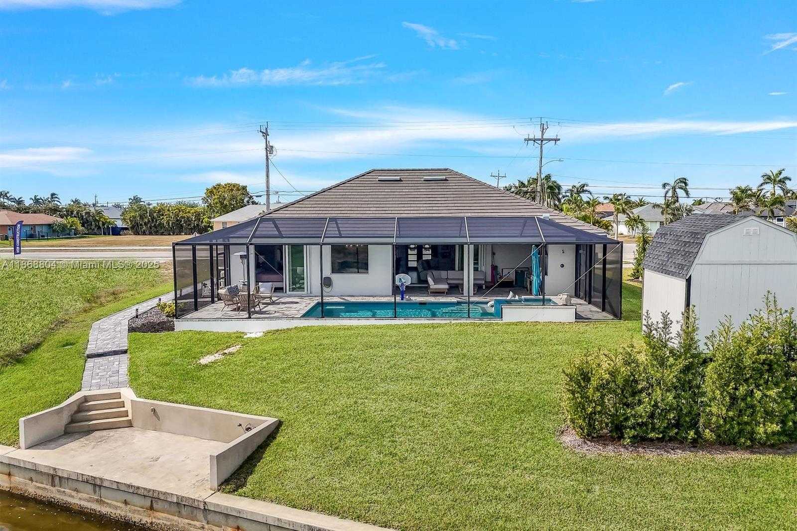 Small Image of 2590 SURFSIDE BLVD, Cape Coral Number 45