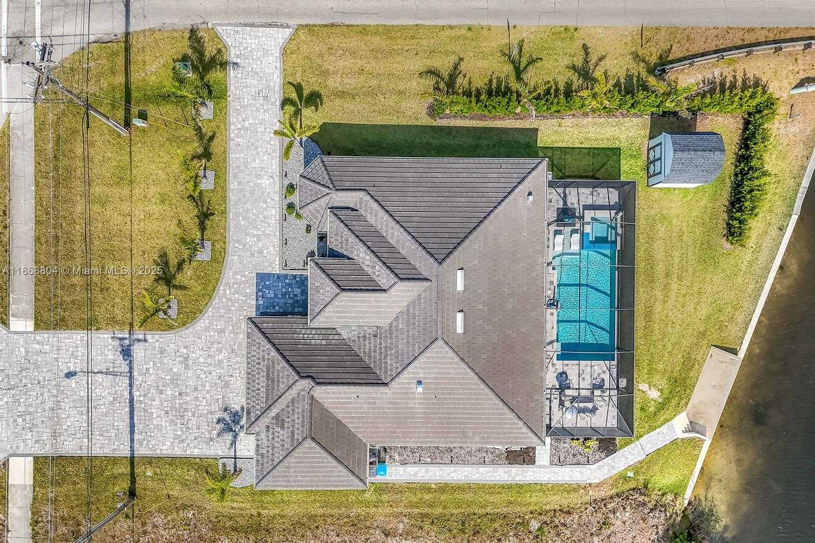 Small Image of 2590 SURFSIDE BLVD, Cape Coral Number 47