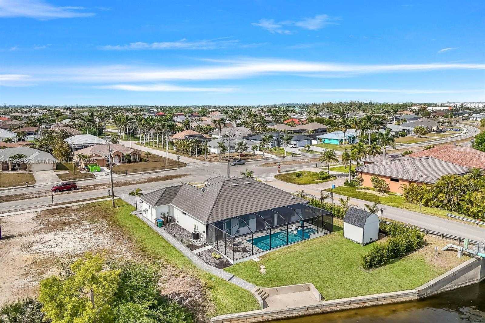 Small Image of 2590 SURFSIDE BLVD, Cape Coral Number 48