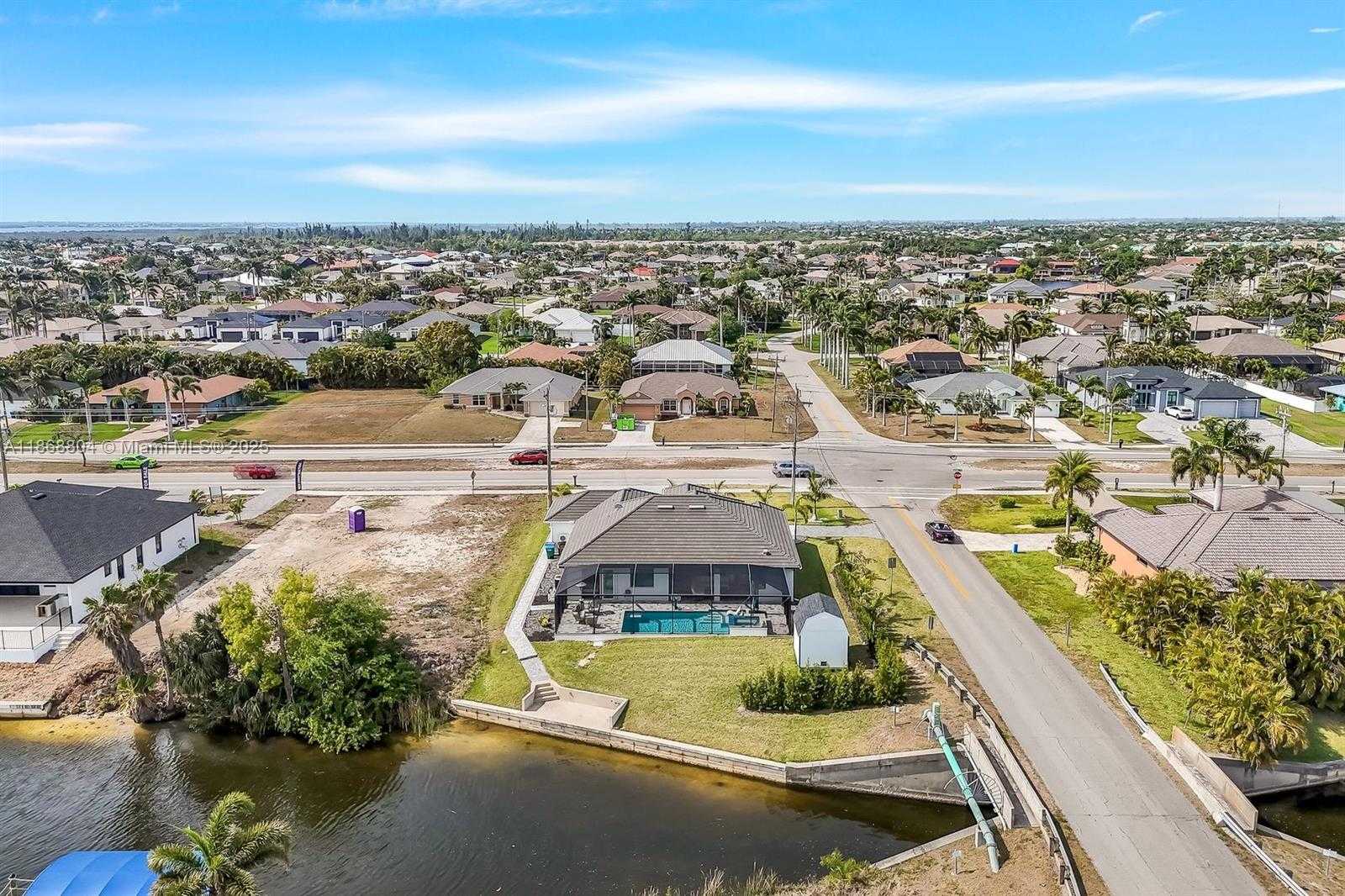 Small Image of 2590 SURFSIDE BLVD, Cape Coral Number 49