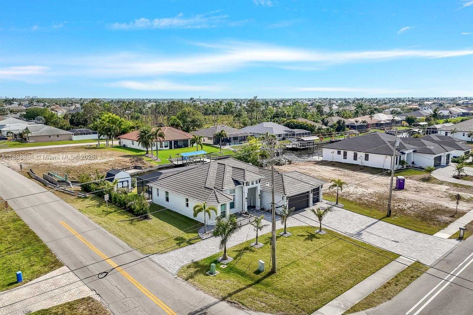 Small Image of 2590 SURFSIDE BLVD, Cape Coral Number 50