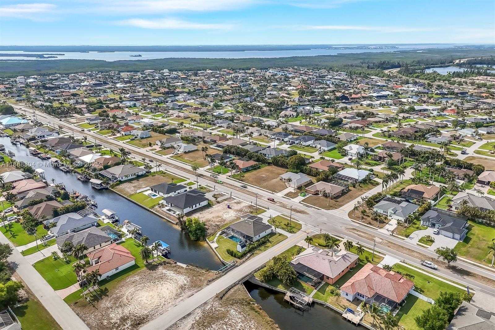 Small Image of 2590 SURFSIDE BLVD, Cape Coral Number 53