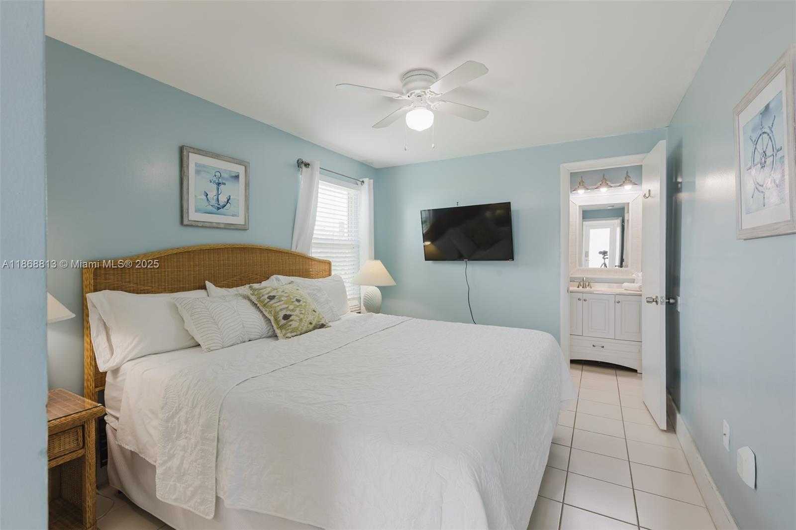 Small Image of 431 5TH ST, Key Colony Number 15