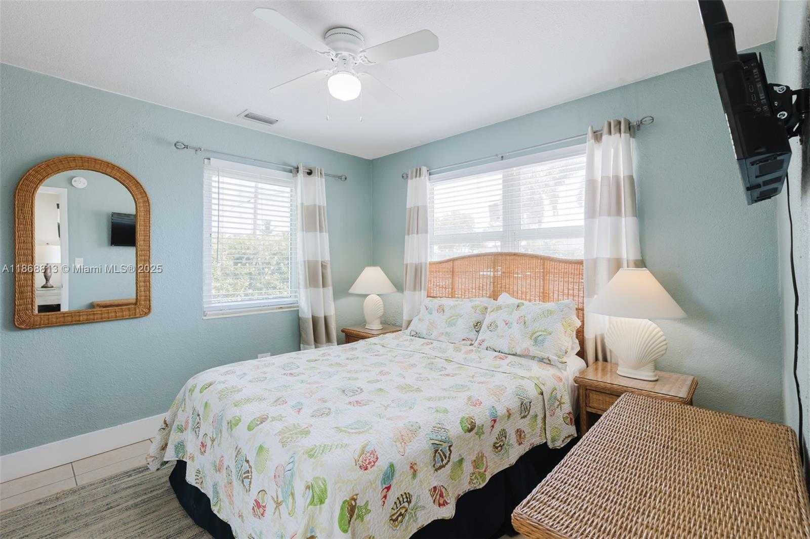 Small Image of 431 5TH ST, Key Colony Number 23