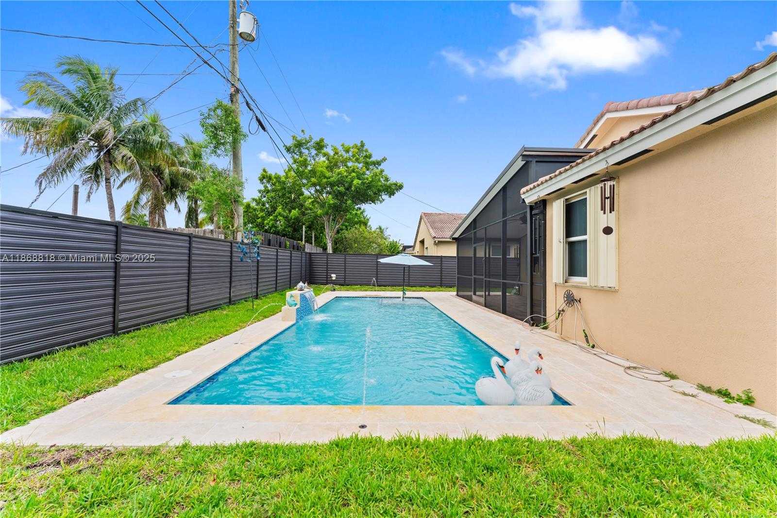 Small Image of 18332 SOUTH WEST 94TH CT, Palmetto Bay Number 37