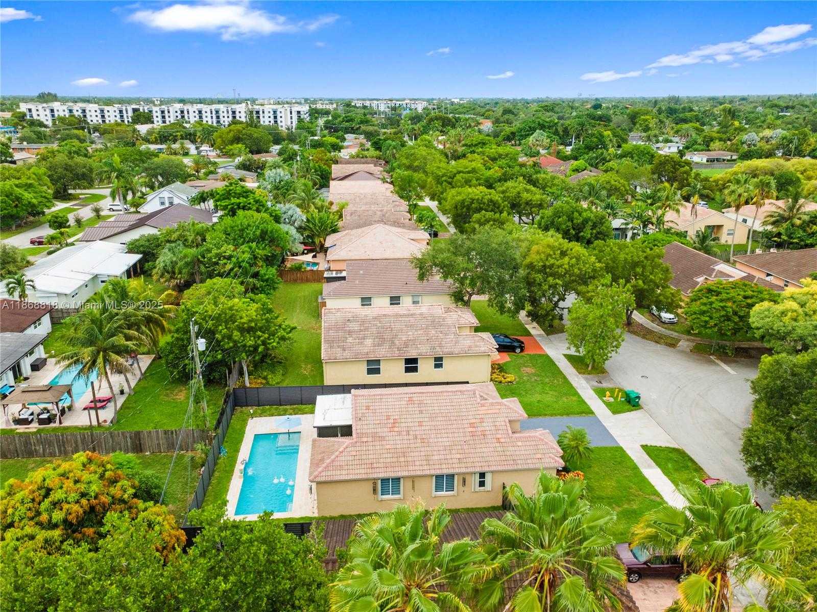Small Image of 18332 SOUTH WEST 94TH CT, Palmetto Bay Number 43