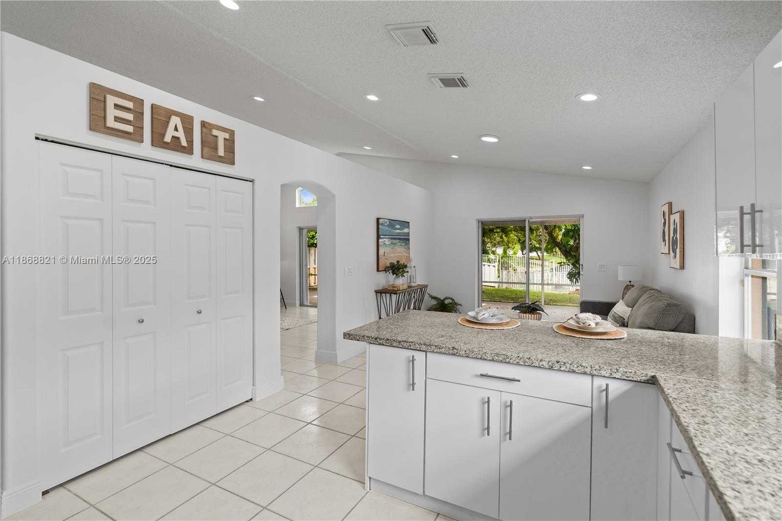 Small Image of 3439 SOUTH WEST 51ST ST, Hollywood Number 10