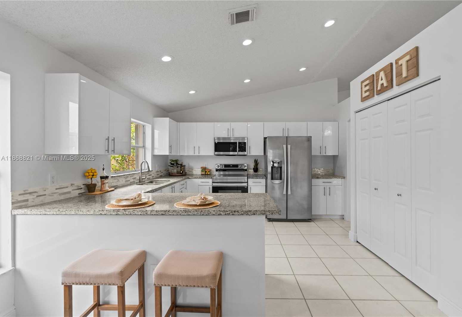 Small Image of 3439 SOUTH WEST 51ST ST, Hollywood Number 15