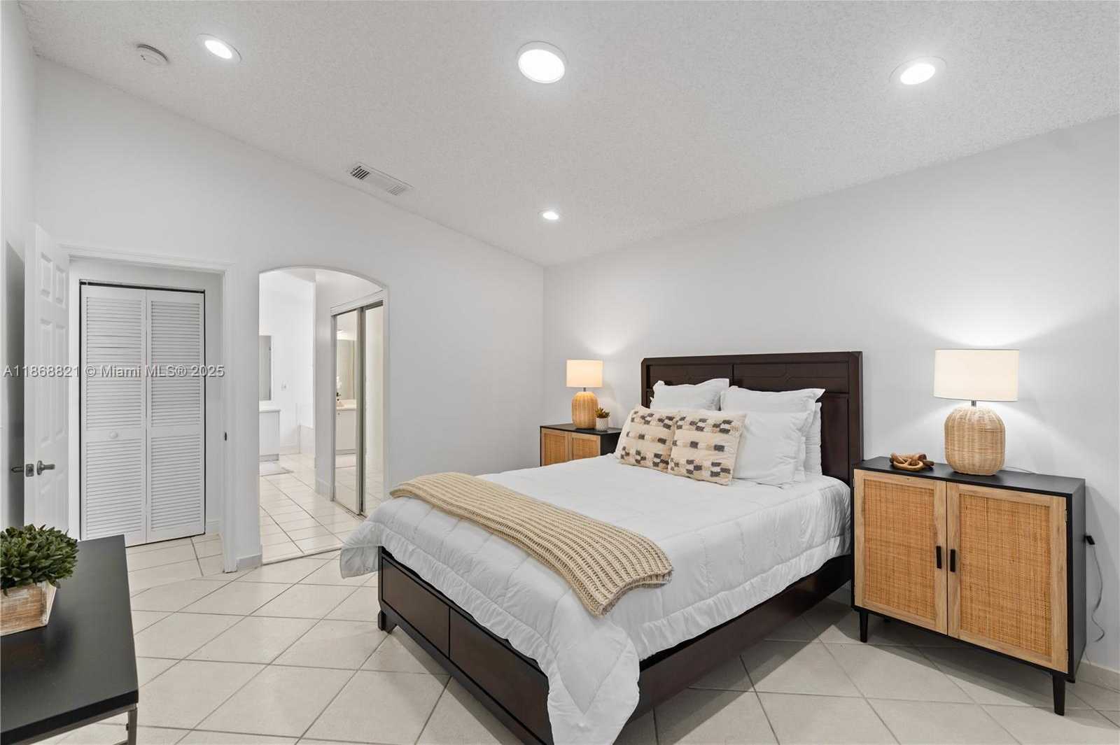 Small Image of 3439 SOUTH WEST 51ST ST, Hollywood Number 18
