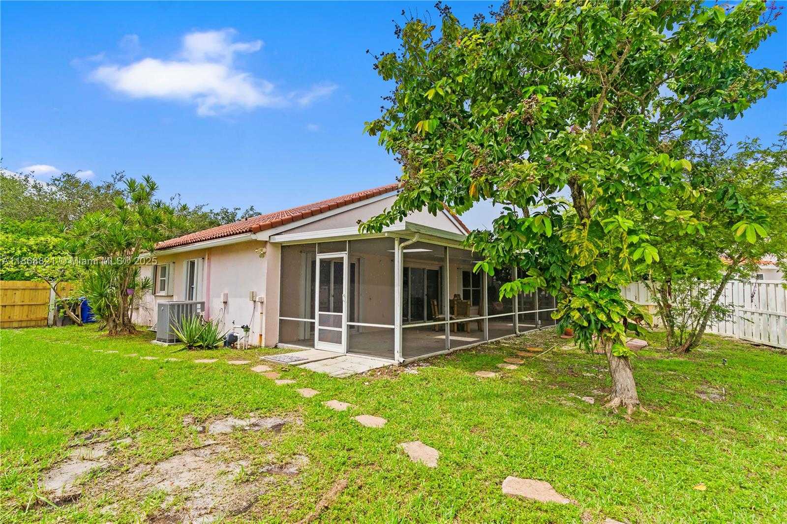 Small Image of 3439 SOUTH WEST 51ST ST, Hollywood Number 39