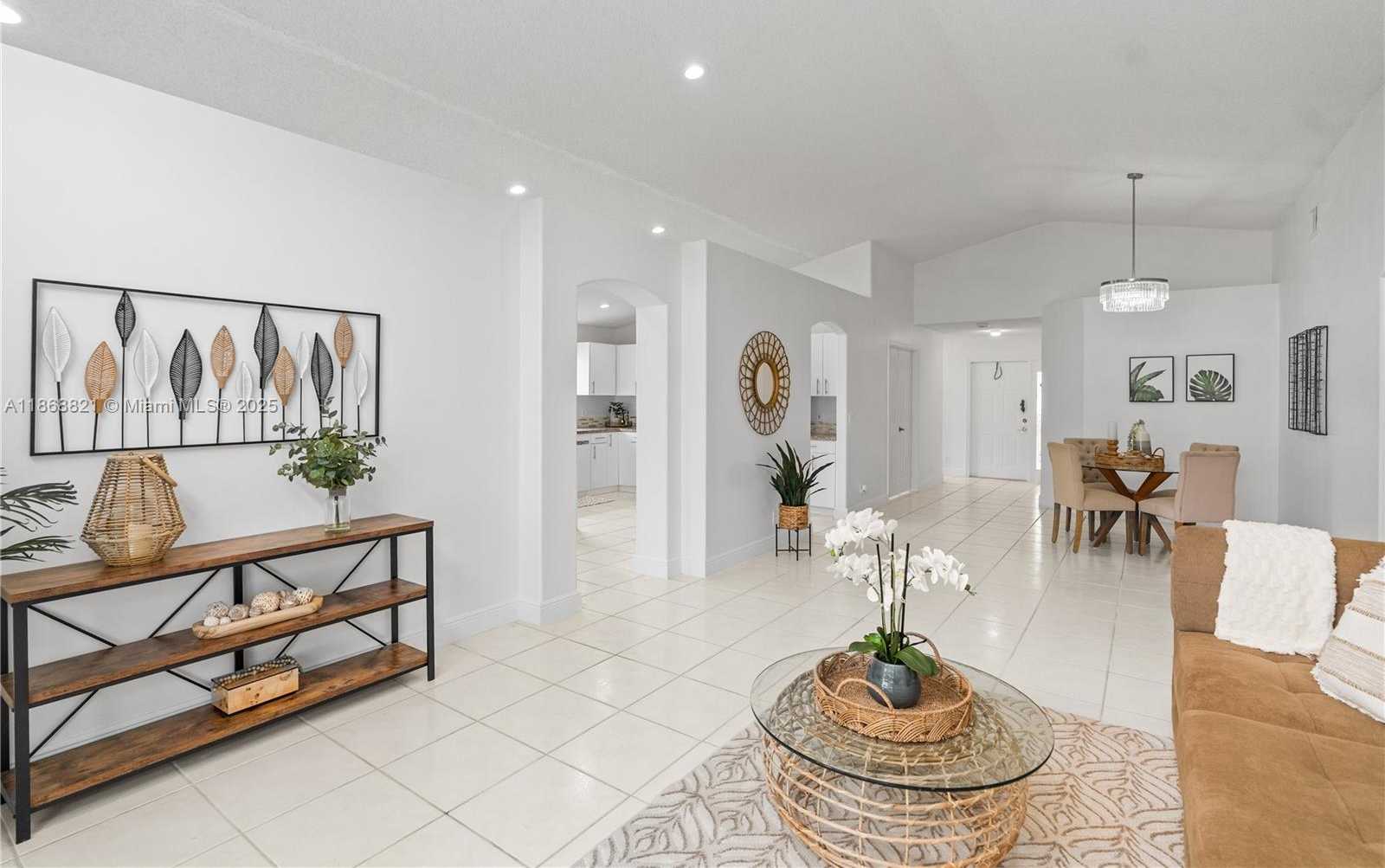 Small Image of 3439 SOUTH WEST 51ST ST, Hollywood Number 4