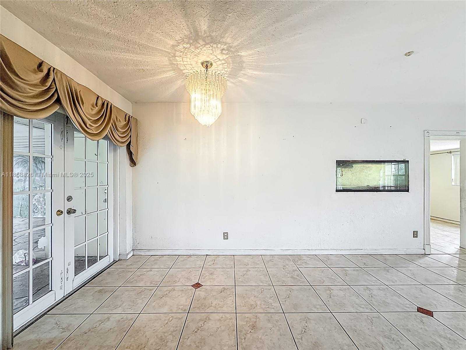 Small Image of 1521 NORTH WEST 168TH TER, Miami Gardens Number 13
