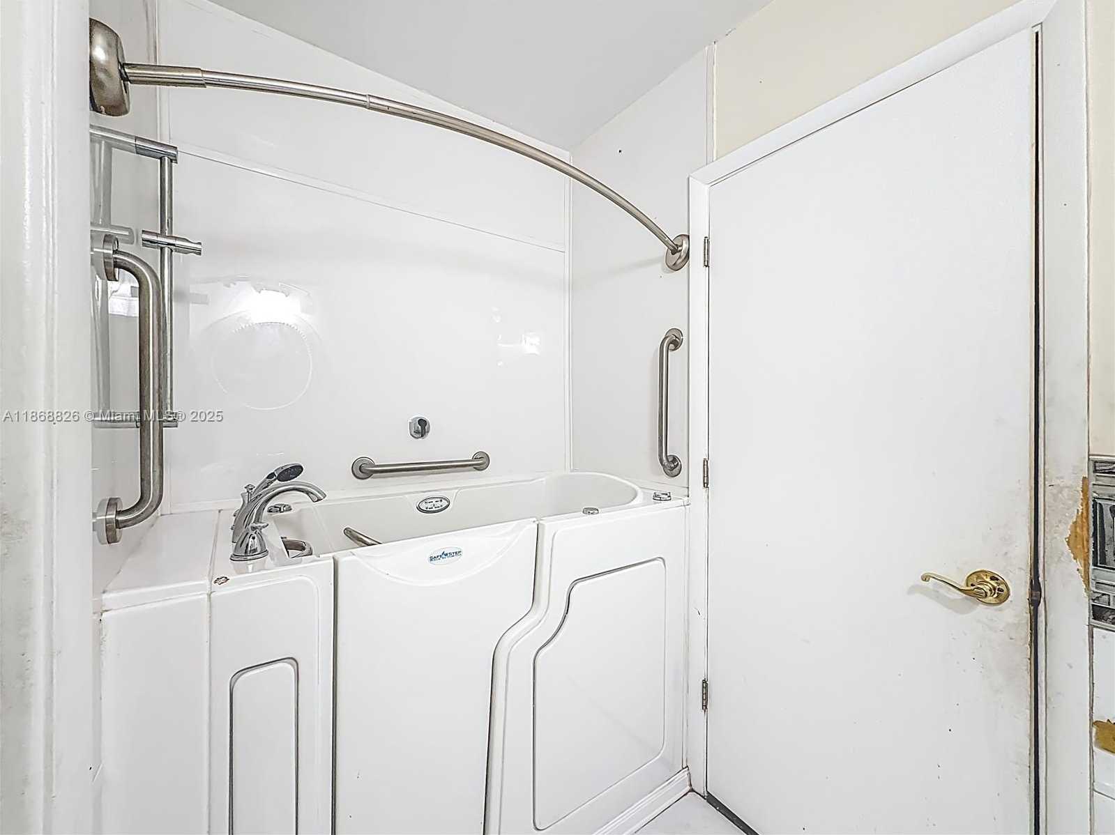 Small Image of 1521 NORTH WEST 168TH TER, Miami Gardens Number 15
