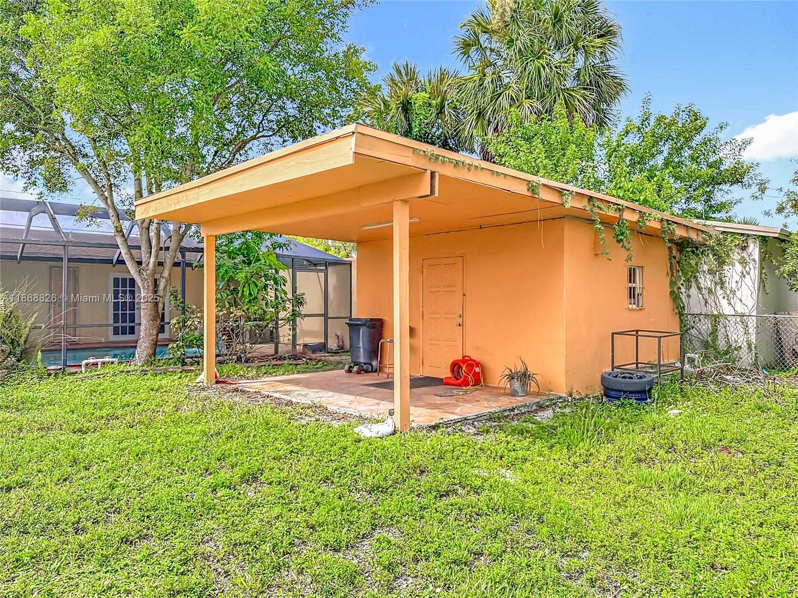 Small Image of 1521 NORTH WEST 168TH TER, Miami Gardens Number 23
