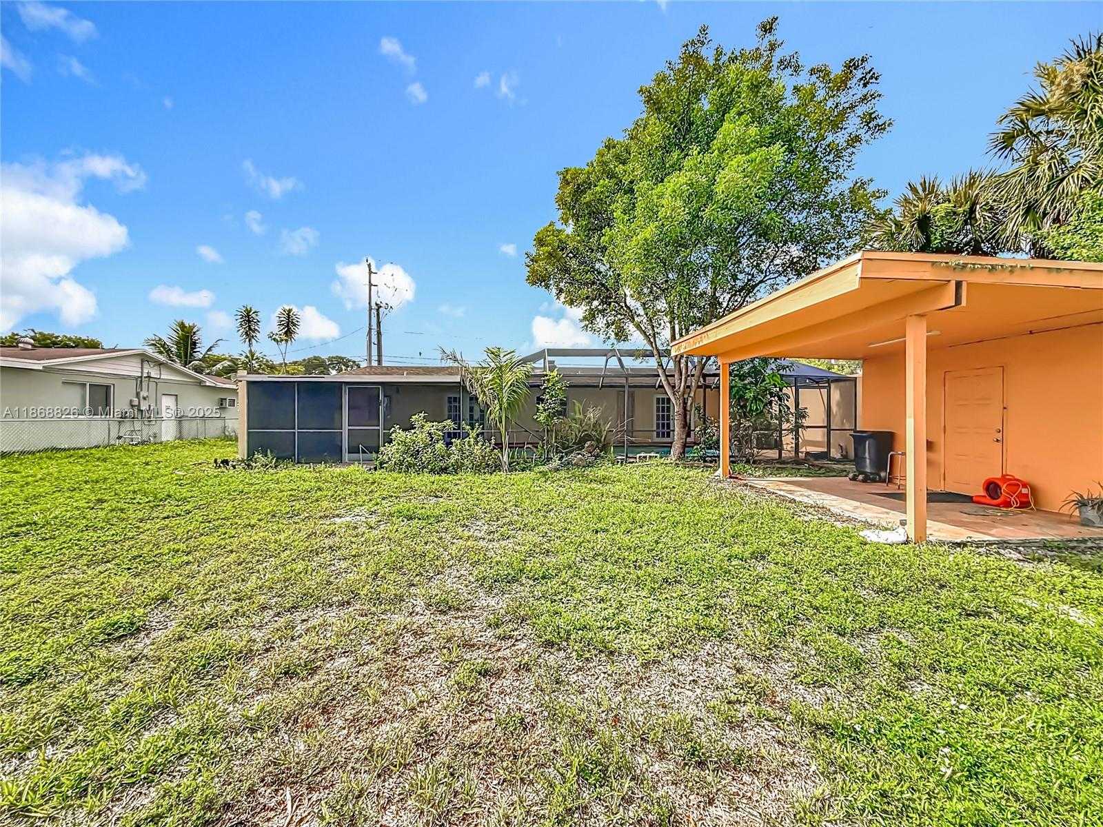 Small Image of 1521 NORTH WEST 168TH TER, Miami Gardens Number 24