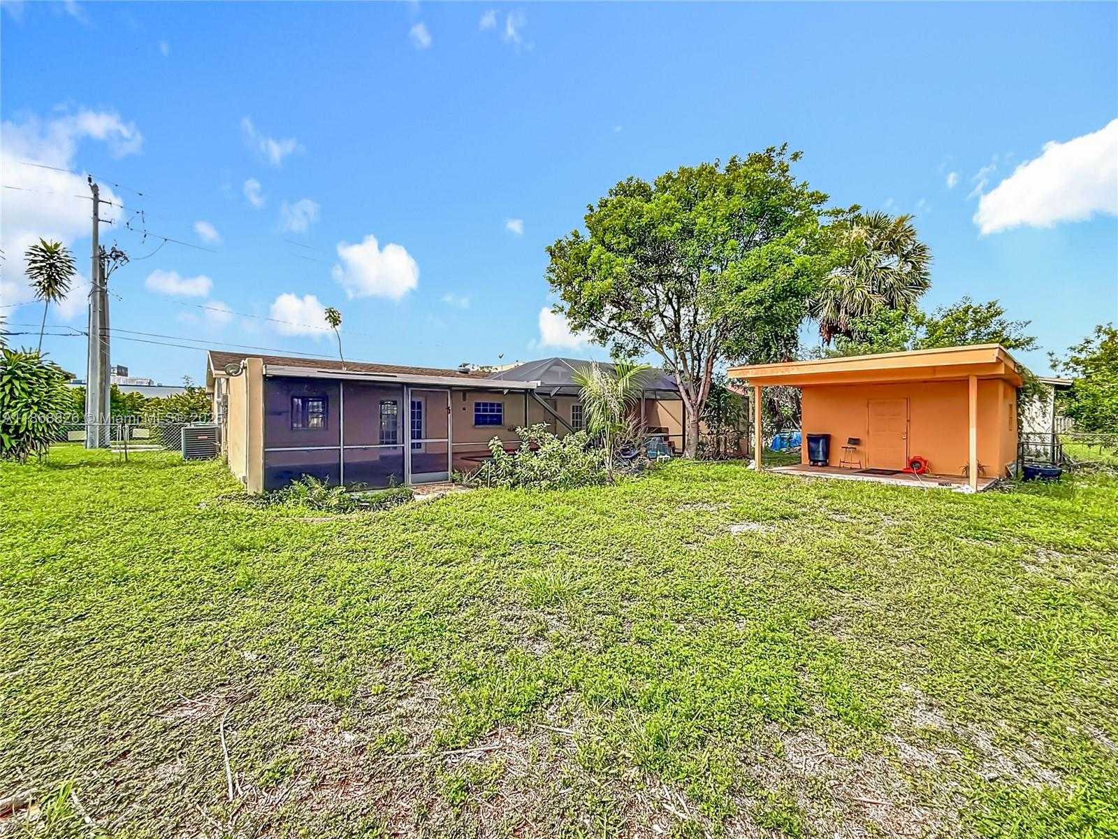 Small Image of 1521 NORTH WEST 168TH TER, Miami Gardens Number 25