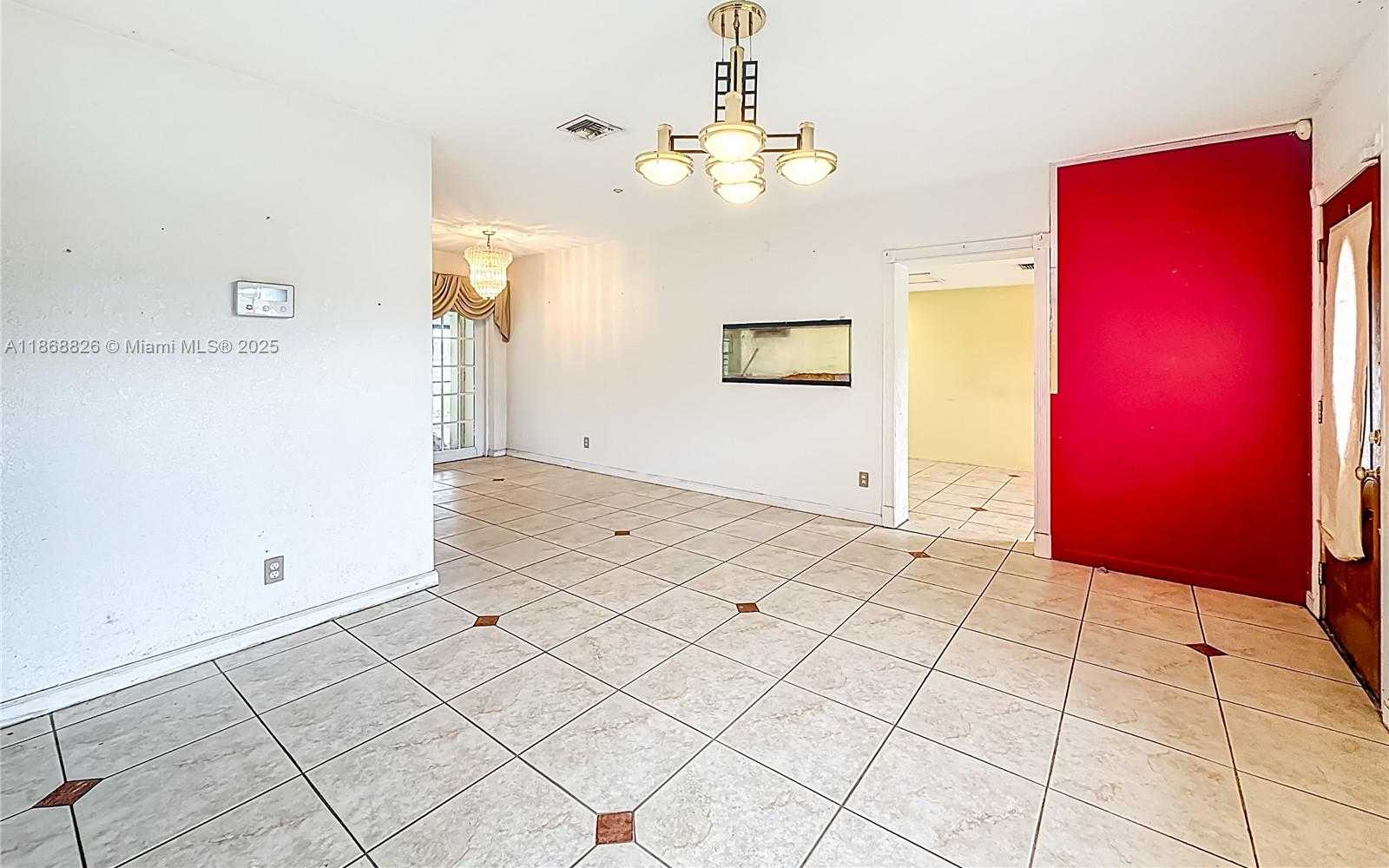 Small Image of 1521 NORTH WEST 168TH TER, Miami Gardens Number 3