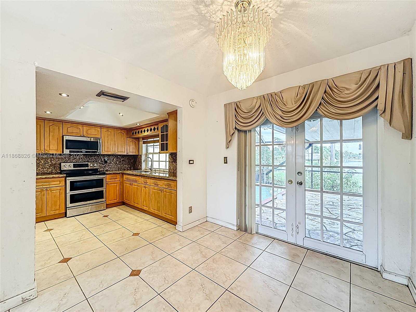 Small Image of 1521 NORTH WEST 168TH TER, Miami Gardens Number 9