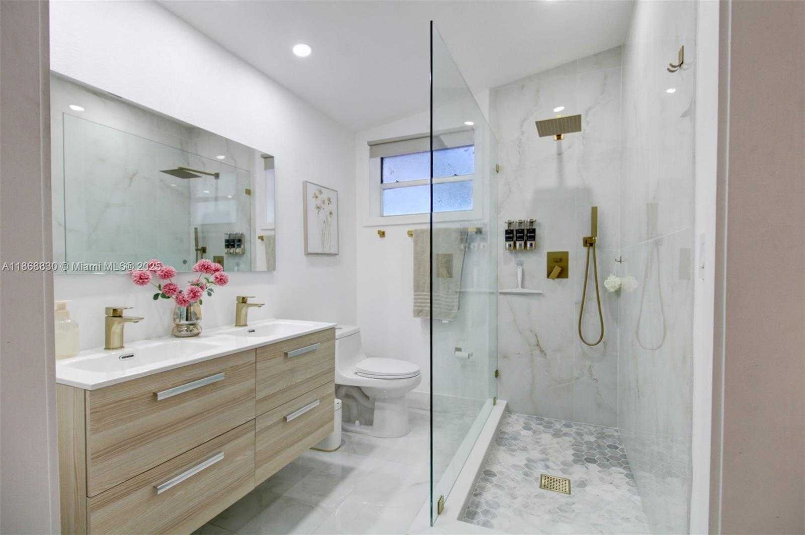 Small Image of 466 EAST 19TH ST, Hialeah Number 11