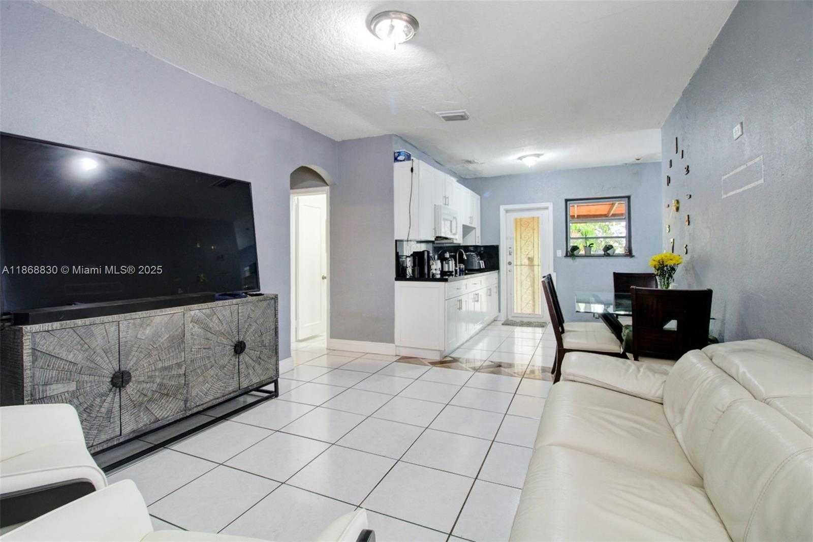 Small Image of 466 EAST 19TH ST, Hialeah Number 18